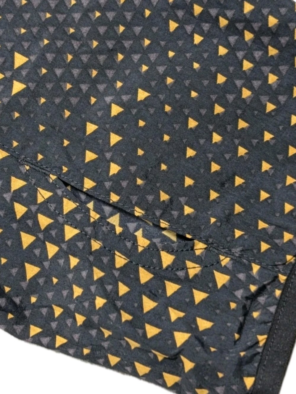 Title: Gymshark Sport Windbreaker Jacket Men's L Black Turmeric Triangle EUC - Picture 5 of 16